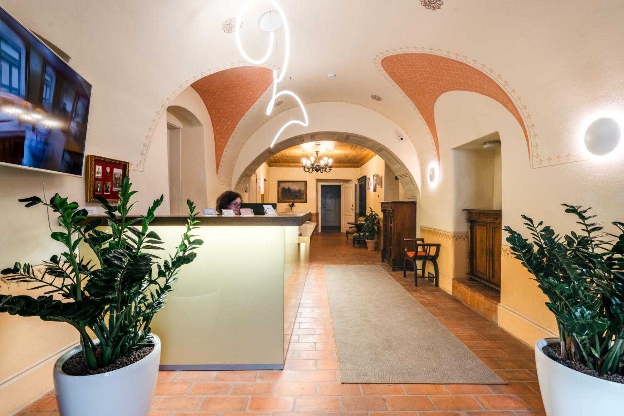 拉特朗酒店 Český Krumlov 外观 照片