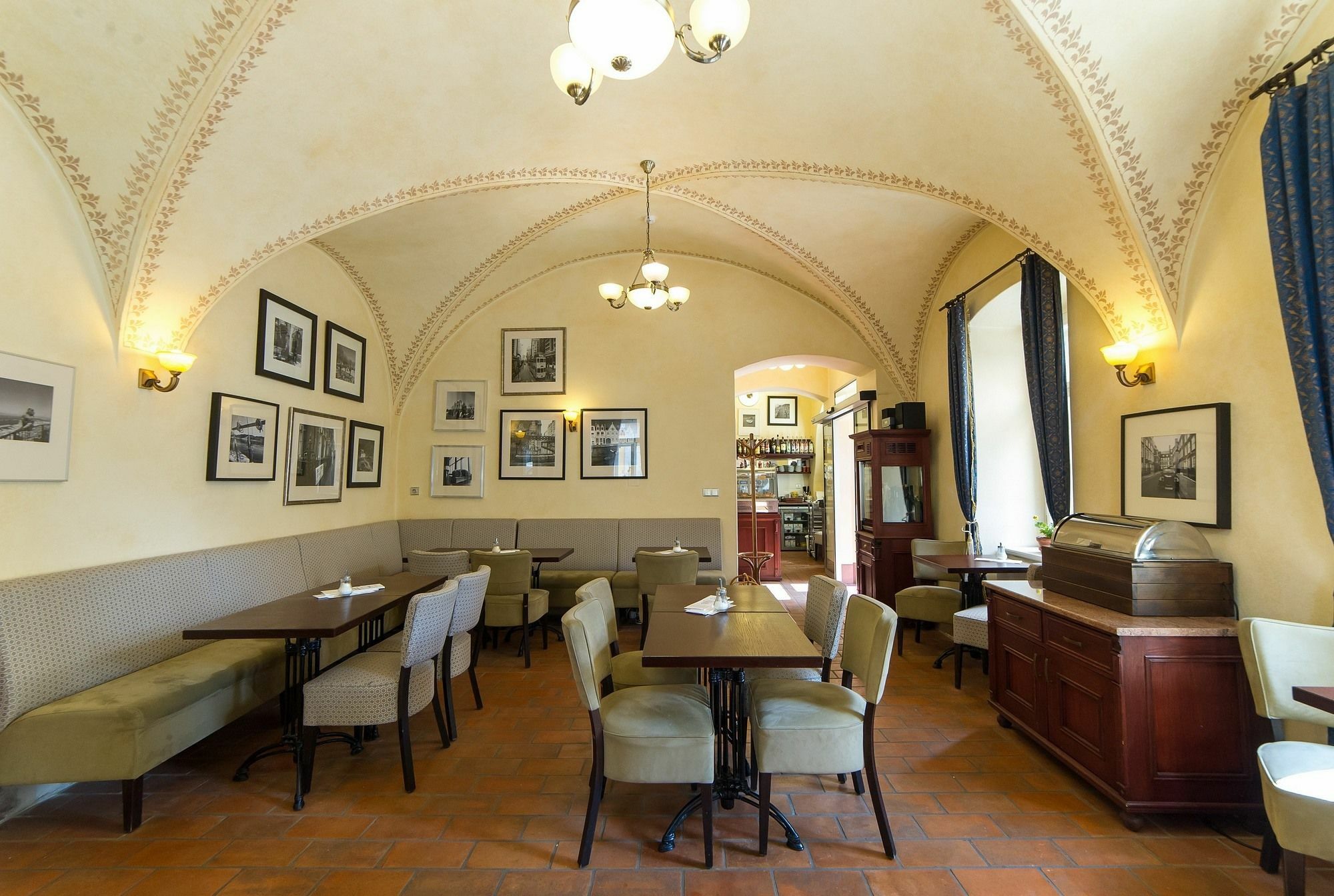 拉特朗酒店 Český Krumlov 外观 照片